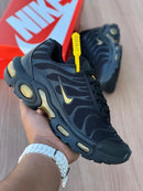 Nike Air Max TN Preto Dourado