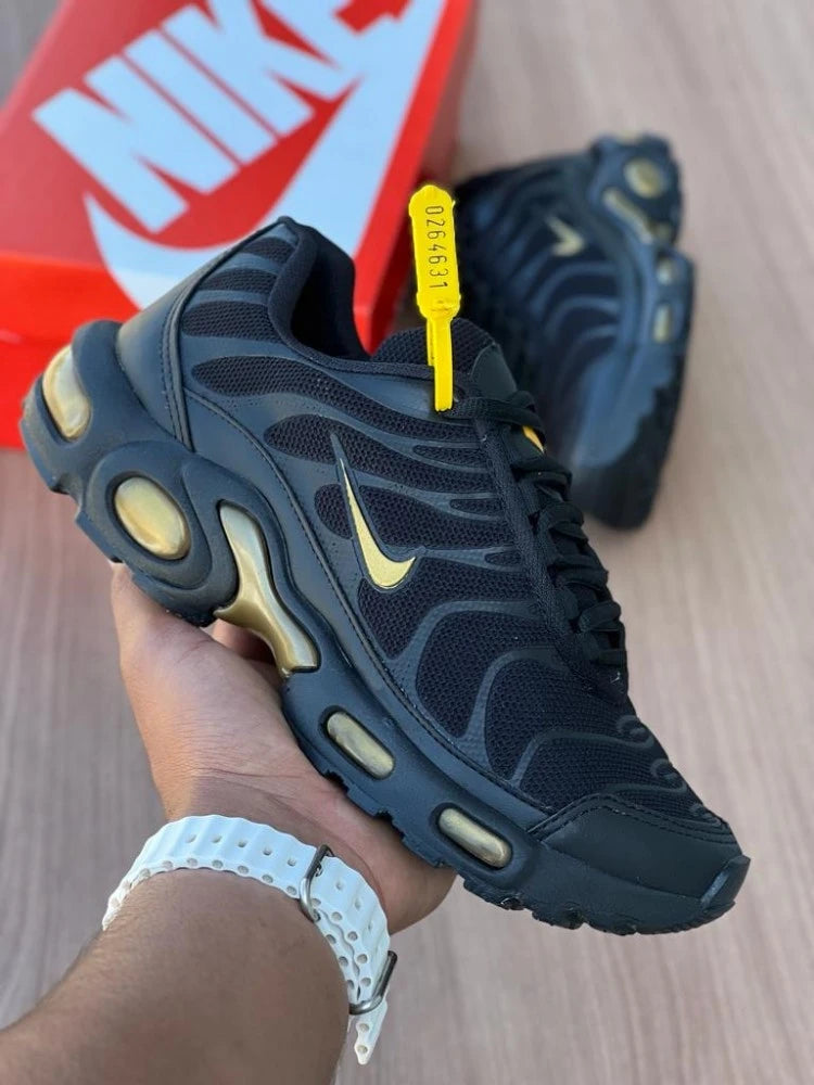 Nike Air Max TN Preto Dourado